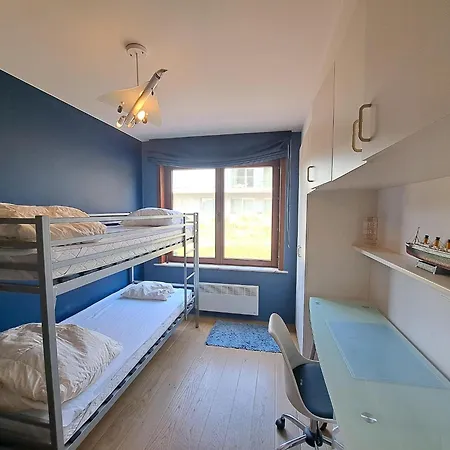 Family In Groenendijk Appartement